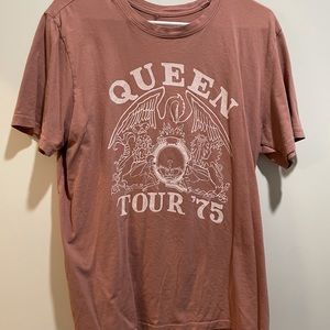 Abercrombie queen tee